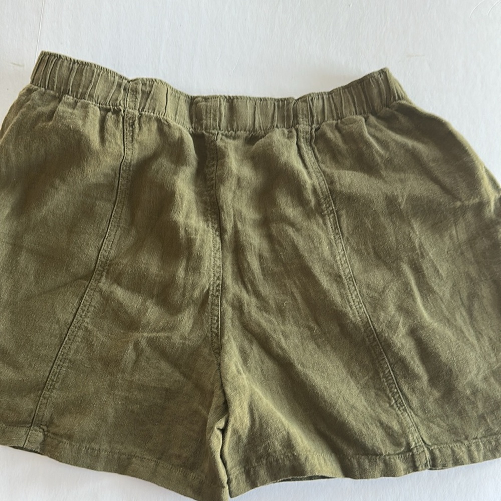 Faherty Olive Shorts NWT, Size Medium - Picture 4 of 5